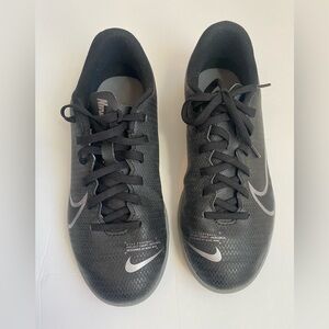 Nike Indoor Soccer Flats